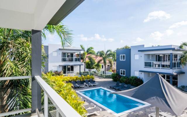 Elegant & Fully Equipped Apartment - Balcony W/ Pool View