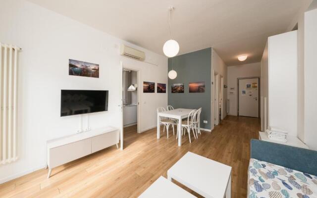 Poseidon Apartment 011019-LT-0180