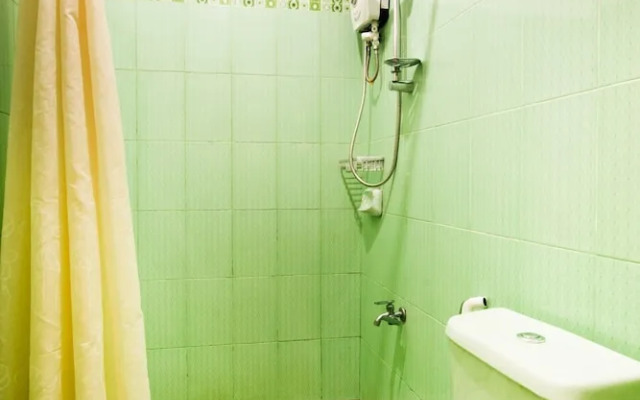 OYO 409 Bans Beach Resort