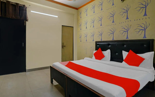 OYO Flagship 80553 Shubhangi Palace