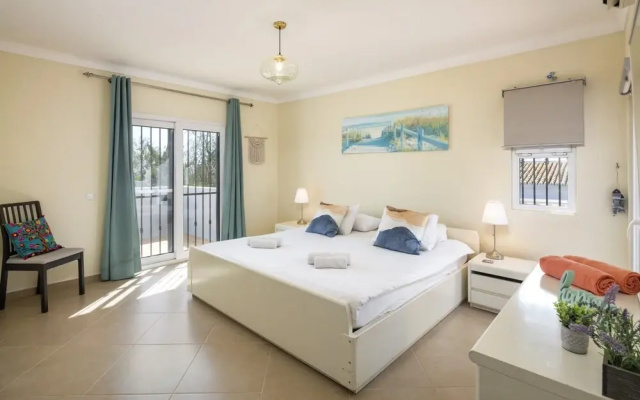 Villa in Coastal Town of Carvoeiro, Algarve