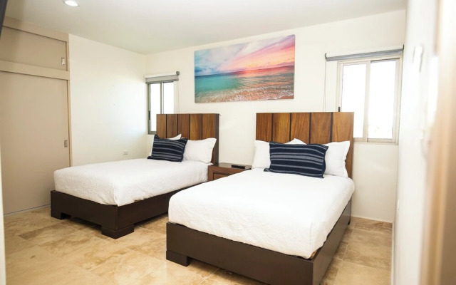 Elegant Condo at Playa Brujas
