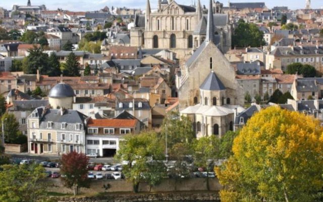 • Bel appartement - centre historique de Poitiers