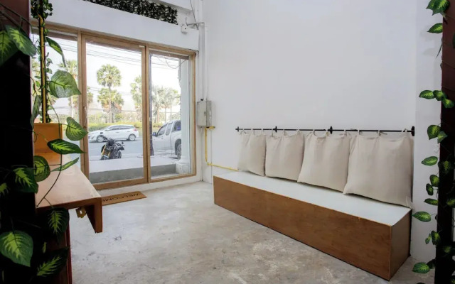 Nomad Plus Life Hostel Pattaya