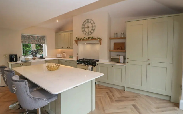 Netherdale House
