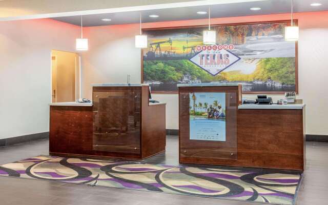 La Quinta Inn & Suites by Wyndham Luling