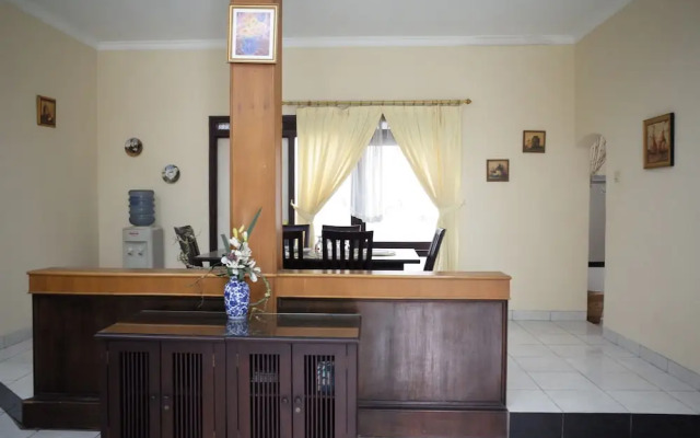 RedDoorz Plus @ Suryakencana Kota Sukabumi