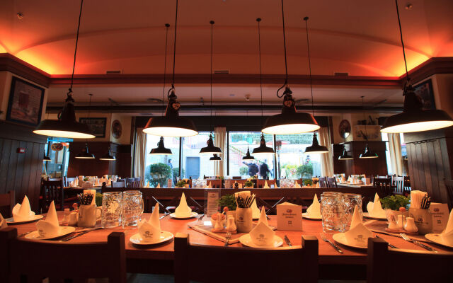 Star World International Hotel