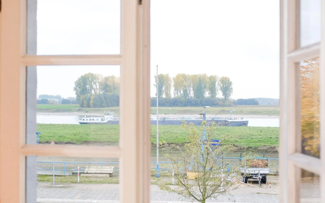 RheinRiver Guesthouse - Direkt am Rhein