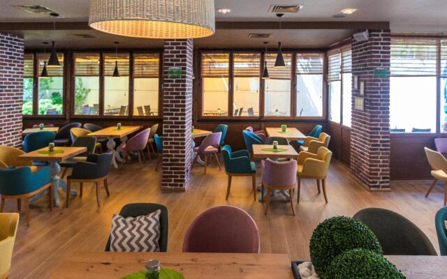 Sol Marina Palace — Adults Only over 16