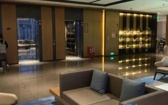 Yiman Hotel (Foshan West Railway Station Shadi Airport)