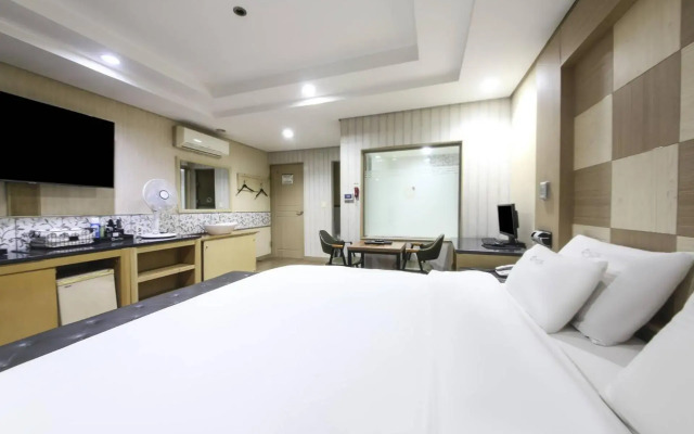 Busan Songdo Q Five Hotel