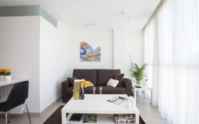 SingularStays Mar44