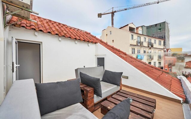 Authentic Apartment In Alfama With Terrace
