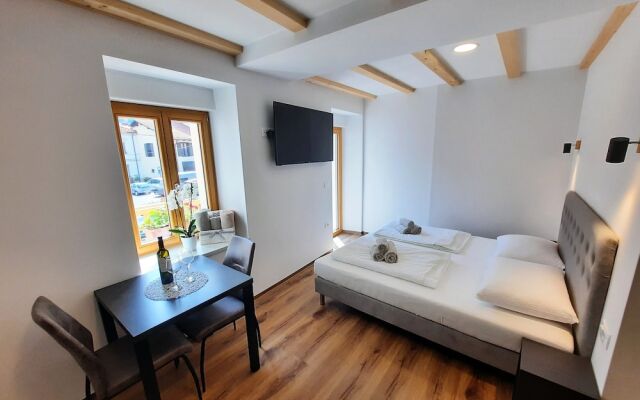 Apartments Hlapi with SPA