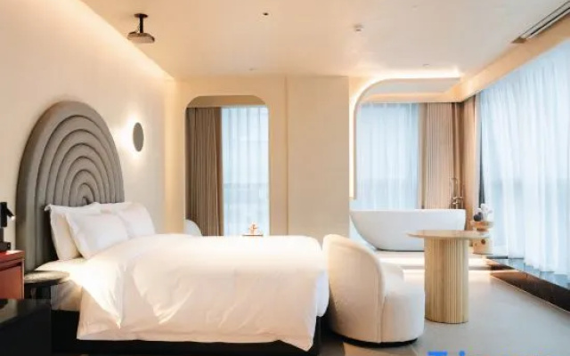 Lensay Hotel