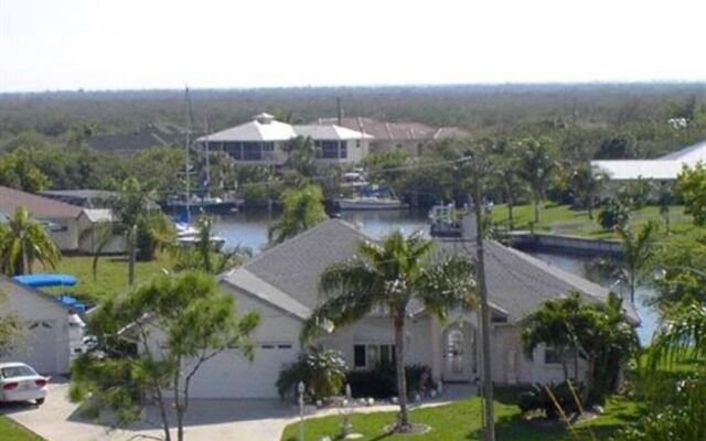 Tropical Paradise Bed & Breakfast