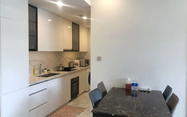 DongDong Apartment The Metropole
