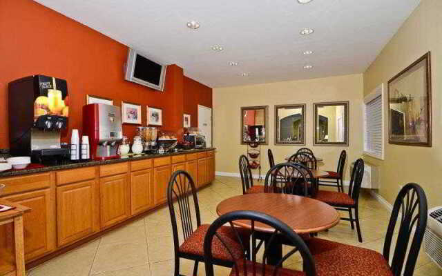 Best Western Golden Triangle Inn - Closed