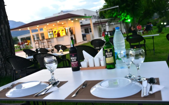Dream Town  & Restaurant