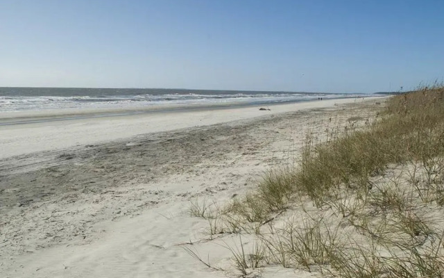 Hilton Head Beach Villa 28 by RedAwning