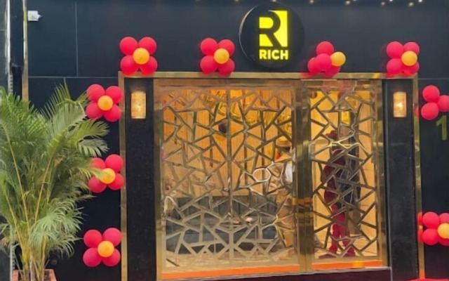 Rich Hotel