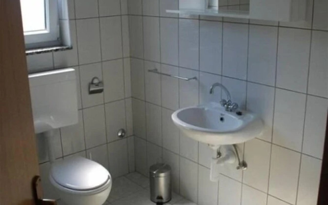 Markle - Swimming Pool and Sunbeds - A4