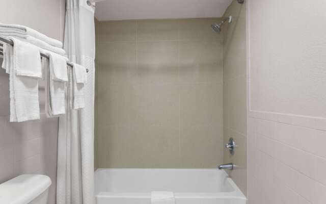 Days Inn by Wyndham St. Petersburg Central