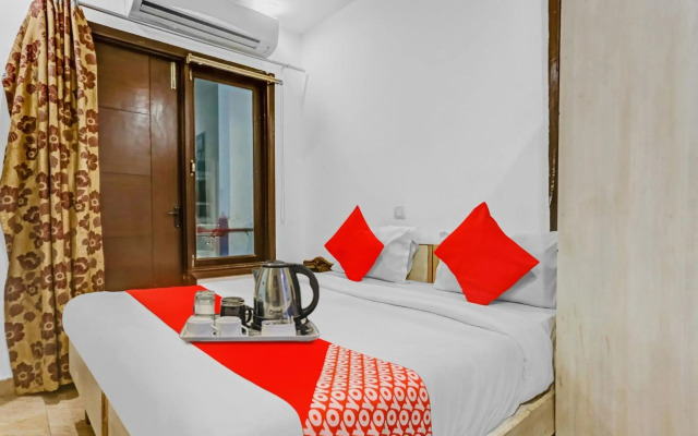 OYO Flagship 70300 Premium Inn