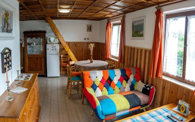 Lovely Apartment in Svinarov Czech Republic near Forest