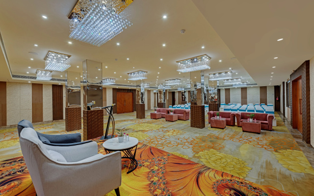 Click Collection Grand Gateway Varanasi