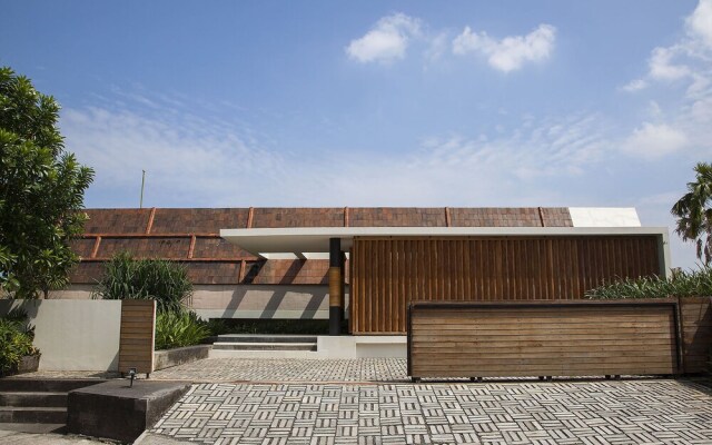 The Iman Villa