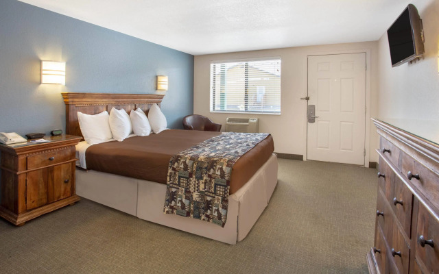 Travelodge by Wyndham Gardiner Yellowstone Park North