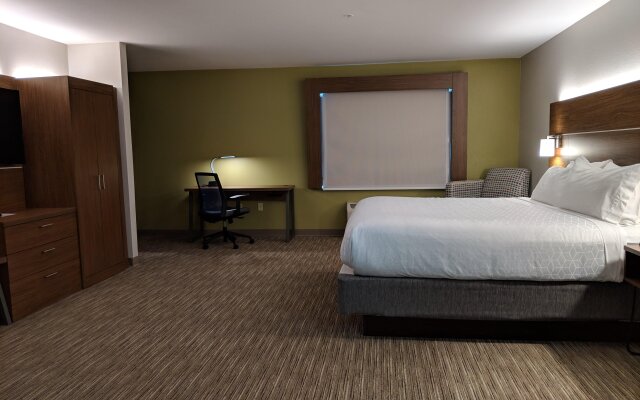 Holiday Inn Express & Suites Claypool Hill (Richlands Area), an IHG Hotel