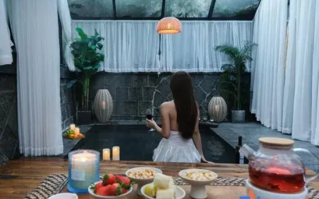 Moganshan Yunye pool slide villa