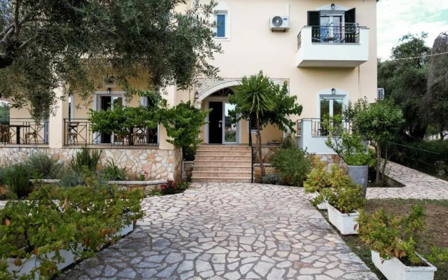 Chrisovalanto Hotel