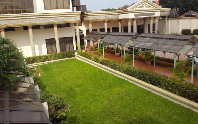 M Plaza Hotel