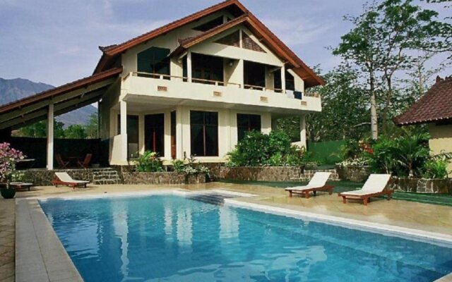 Tulamben Wreck Divers