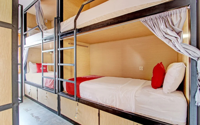 OYO 93607 Penak Malioboro Bunk Bed