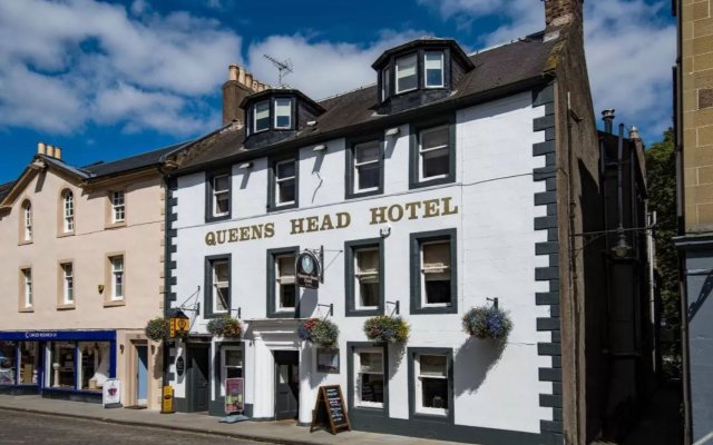 Queens Head Hotel