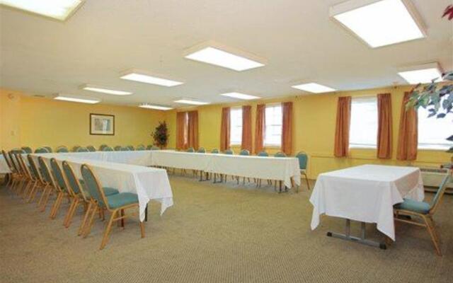 Econo Lodge Cherokee Near River Park