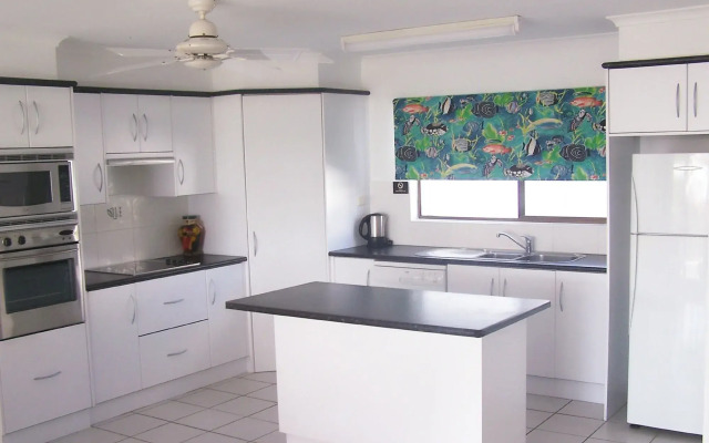 Roydon Beachfront Apartments