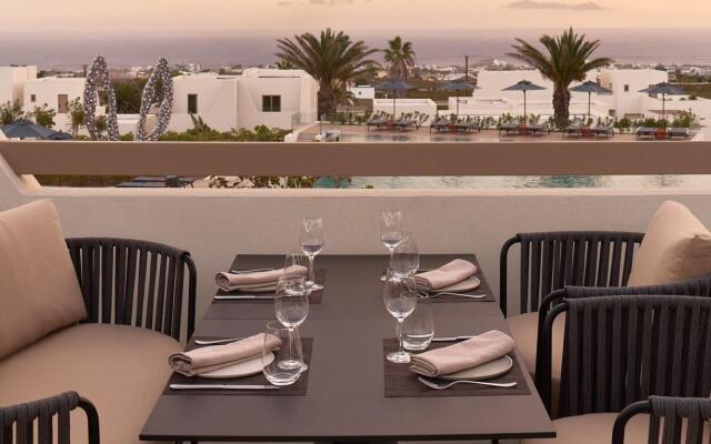 NOŪS Santorini