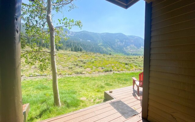 Snowcreek V 760 Pet-Friendly, Amazing Mountain Views, Private 2 Car Garage, Washer Dryer by RedAwning