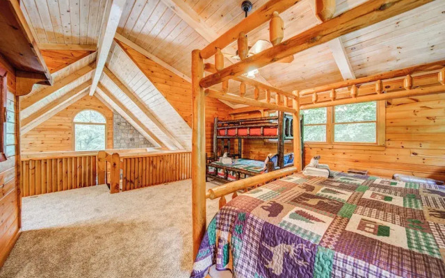 Bear Track Falls Peaceful, Quiet Mtn. Retreat!