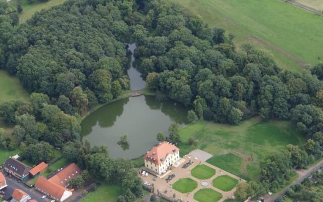 Schloss Mönchhof