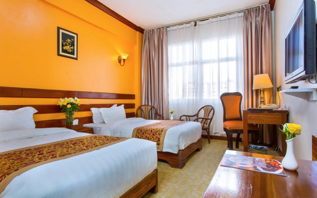 Eastland Hotel