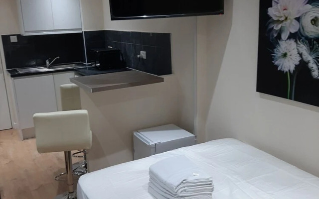 Budget Ensuite Room in Thamesmead