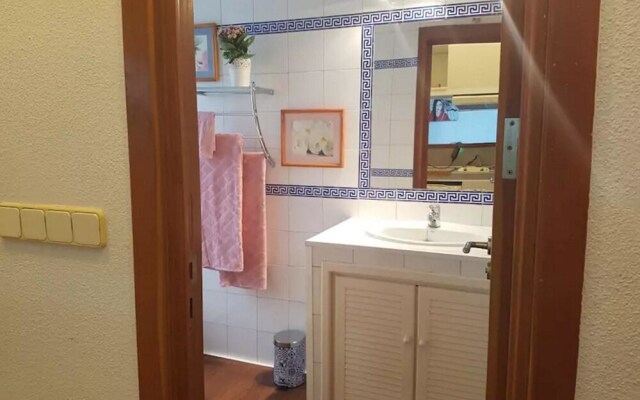 Studio in Madrid, With Wonderful City View, Balcony and Wifi