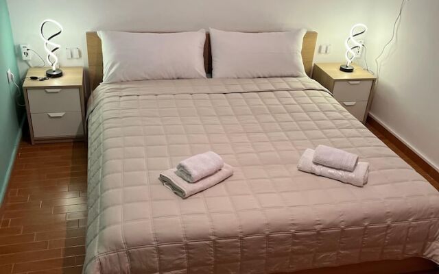 Olive Gem 2-bed Apt Sleeps 4 With Fireplace